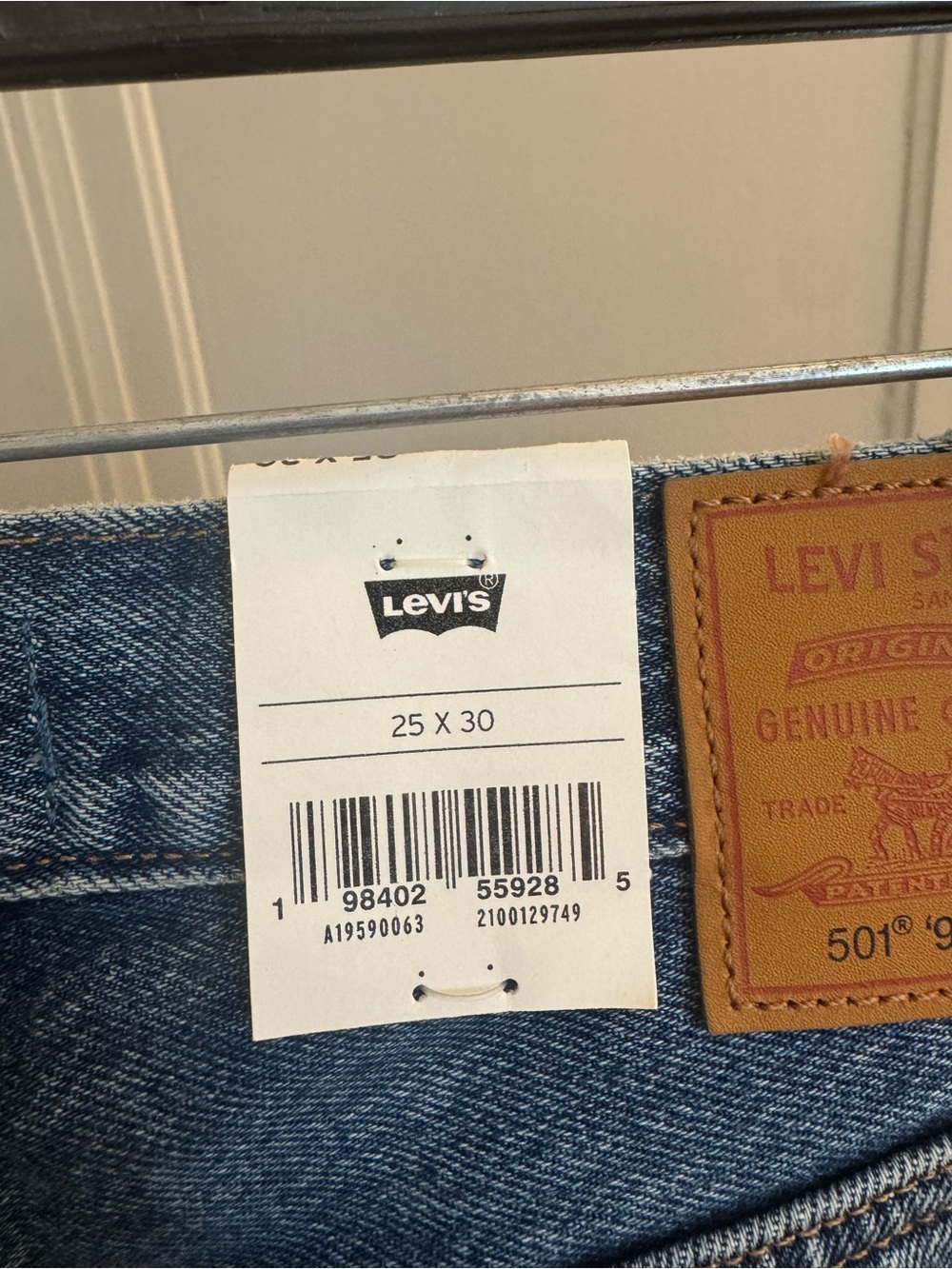 NWT Levi's 501 ‘90s Selvedge Jeans - Picture 4 of 7